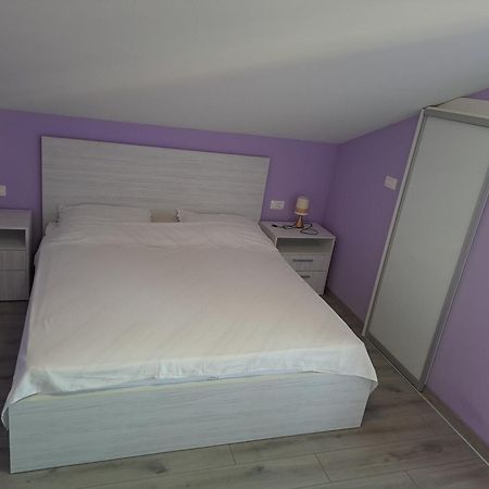 Apartman Vidas Palit Ngoại thất bức ảnh