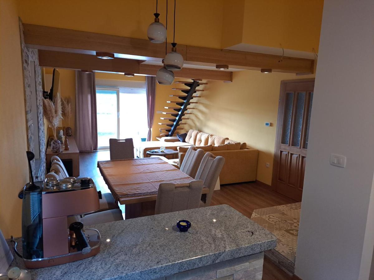 Apartman Vidas Palit Ngoại thất bức ảnh
