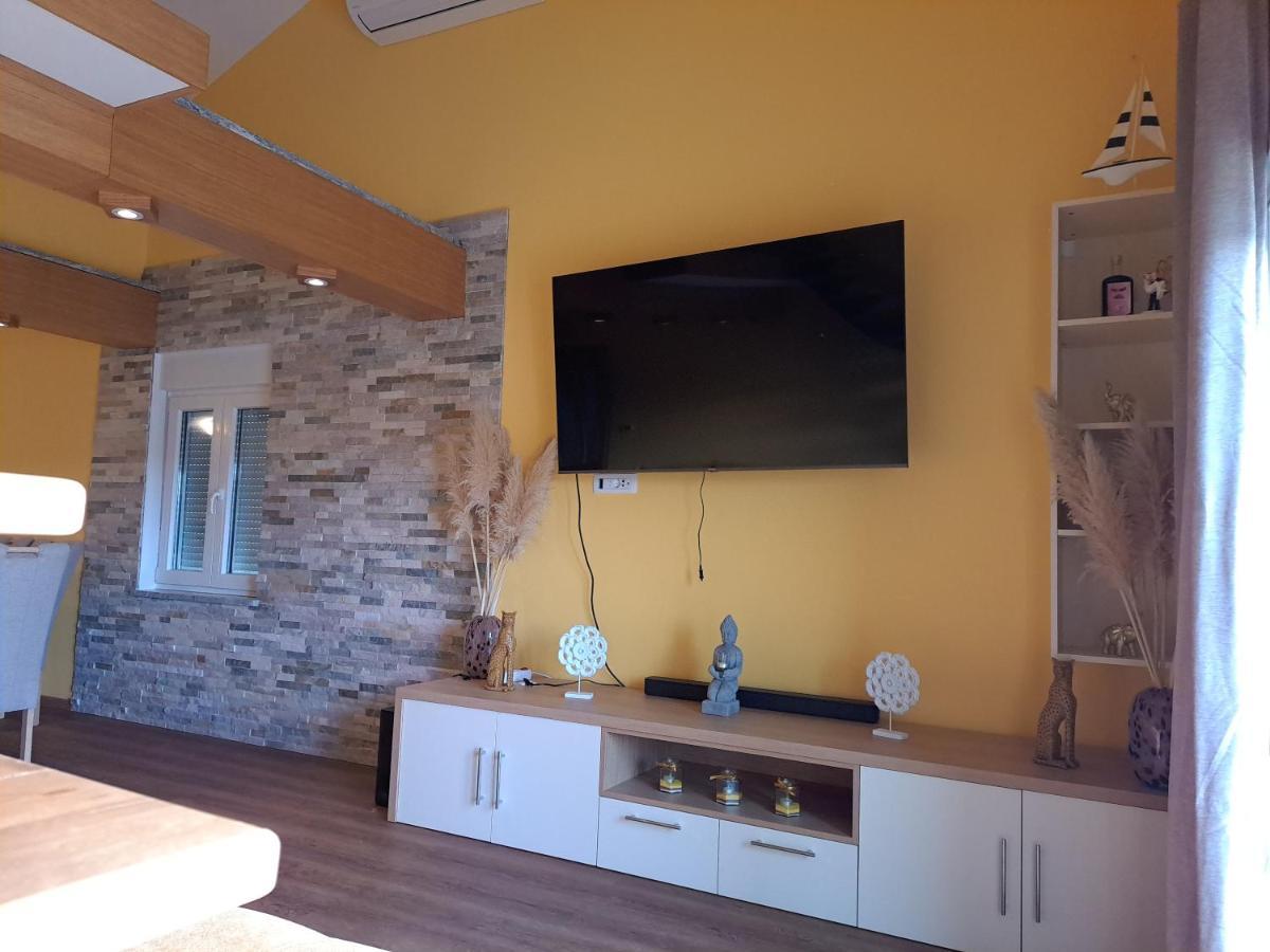 Apartman Vidas Palit Ngoại thất bức ảnh